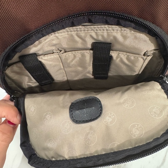 PacSafe Travel Security Metrosafe 200 Anti Theft Gear Crossbody Bag Brown PB008 - Picture 5 of 16